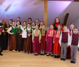 Aizvadīts Viduskursas un Austrumkursas tradicionālās dziedāšanas un muzicēšanas konkursu pusfināls